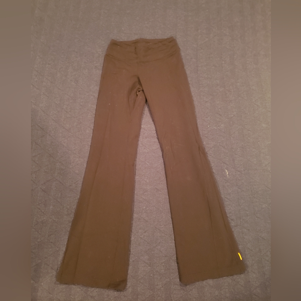 Lucy flare yoga pants